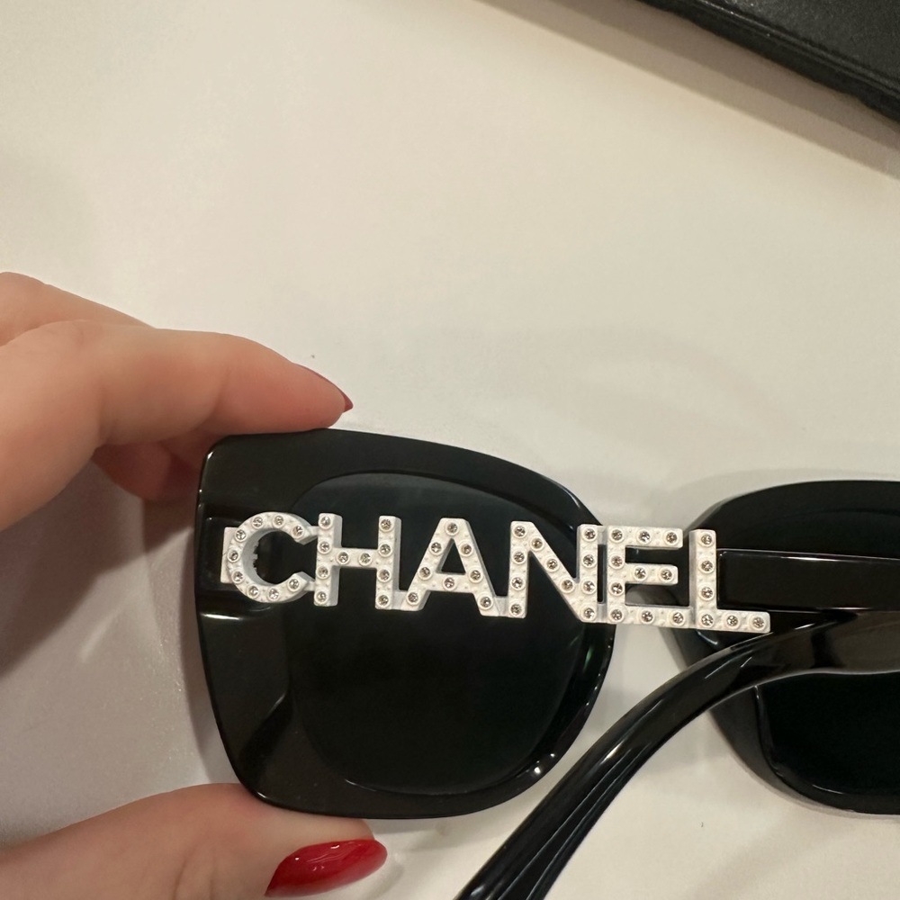 CHANEL Black Sunglasses with Silver Logo - Picture 5 of 12